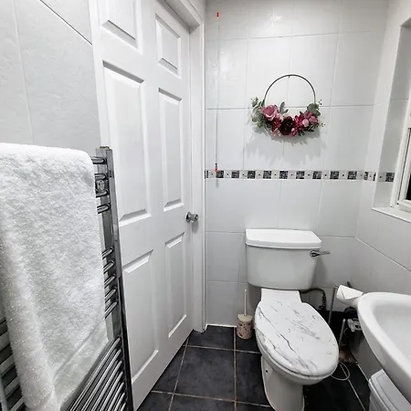 *ra1gh* For Your Relaxed & Cosy + Free Parking + Free Fast Wifi * Alloggio in famiglia