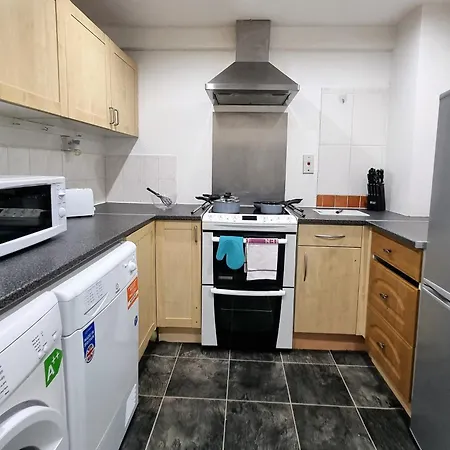 *ra1gh* For Your Relaxed & Cosy + Free Parking + Free Fast Wifi * * Leeds